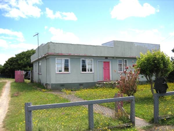 PRICED TO CATCH YOUR EYE! Picture 2