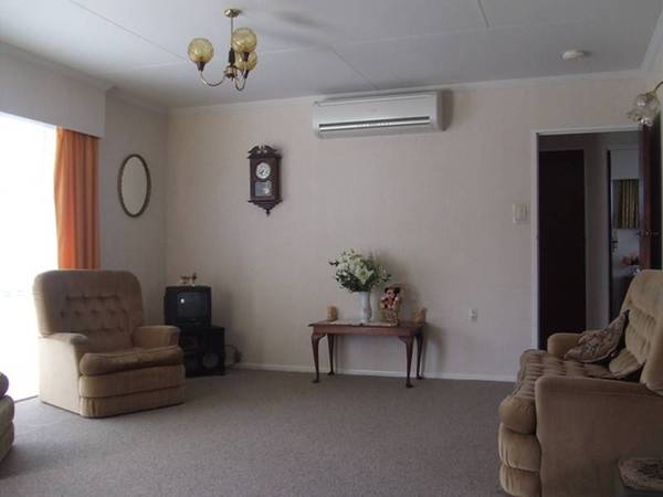 A LITTLE GEM Picture 3