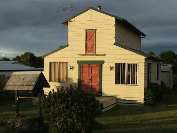 BARN BY THE BEACH Picture 1