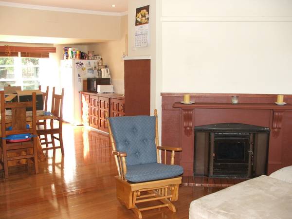 Cute Country Cottage Picture 2