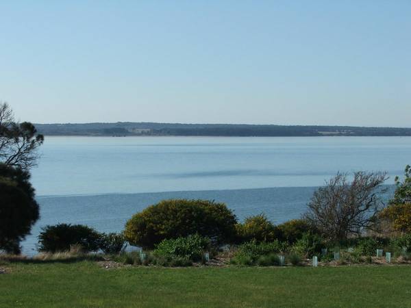 ABSOLUTE FORESHORE!!! Picture 1