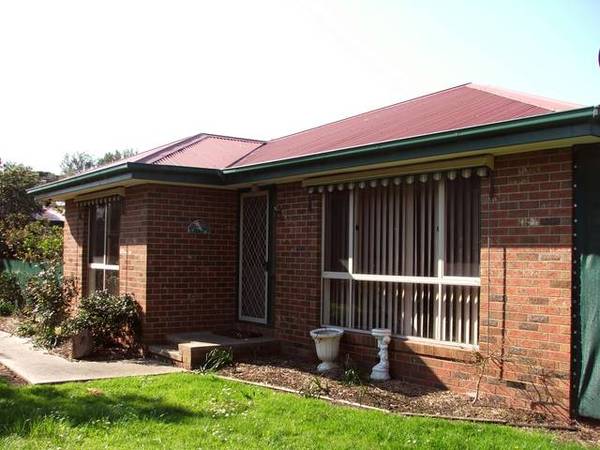 LIFESTYLE ON 1 ACRE-10 MINUTES OFF PHILLIP ISLAND Picture