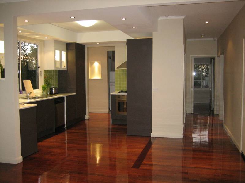 WHAT A STUNNING RENOVATION!!!!!! Picture 3