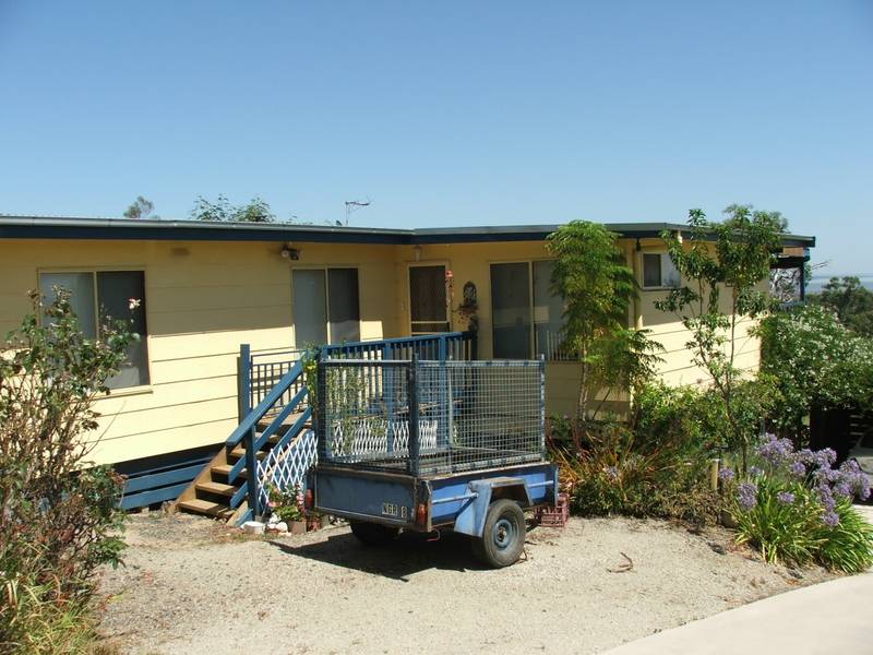 ISLAND VIEWS Picture 1