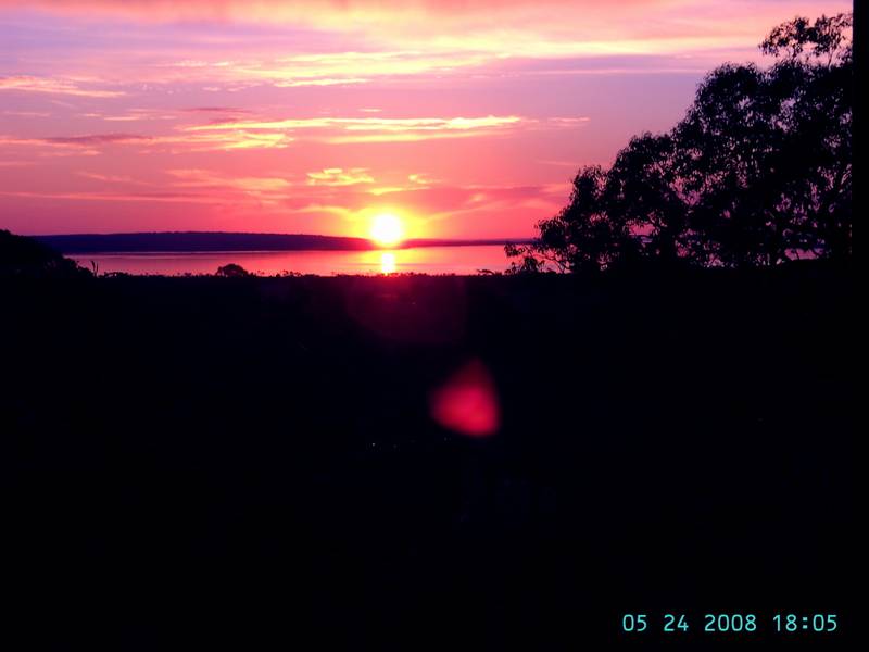 ISLAND VIEWS Picture 3