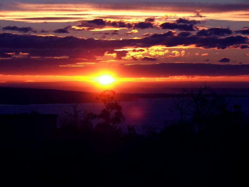 1.5 ACRES OF PRIVATE BAY VIEWS Picture 2