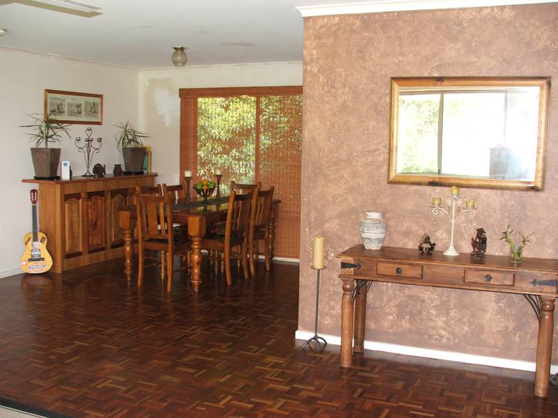 1.5 ACRES OF PRIVATE BAY VIEWS Picture 3