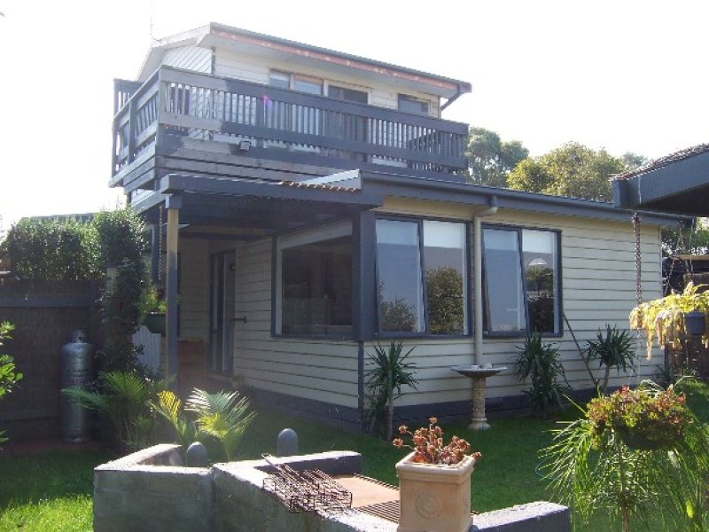 ROLL DOWN THE HILL TO THE BEACH!! Picture 2