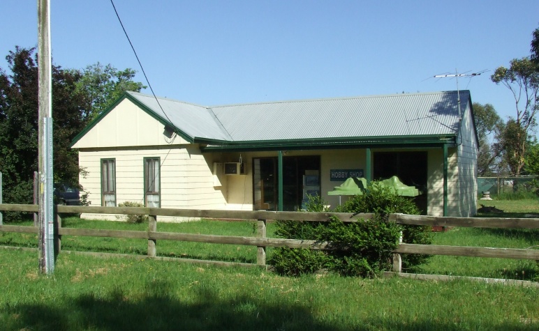 LOOKING TO WORK FROM HOME Picture 1