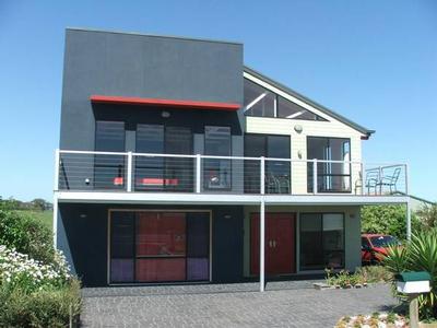 STYLISH HOLIDAYS BY THE BAY WITH PANORAMIC WATER VIEWS! Picture STYLISH HOLIDAYS BY THE BAY WITH PANORAMIC WATER VIEWS! Picture