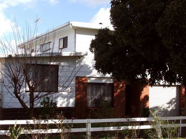 Substantial Home With Blue Bay Views! Picture 1