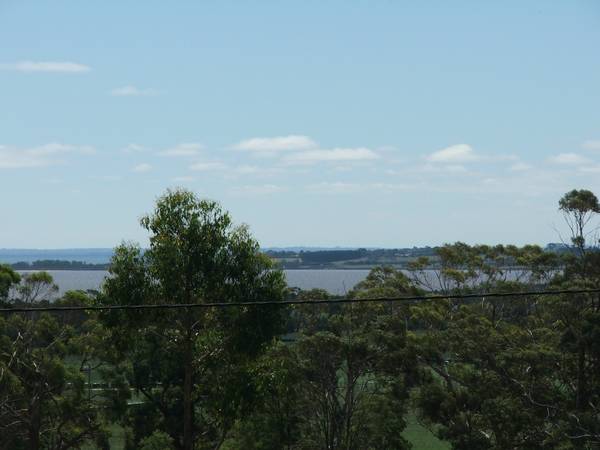 BARGAIN & UNBLOCKABLE BAY VIEWS BUILDING BLOCK!!!! Picture 3