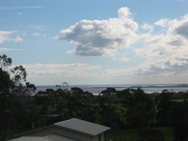 BARGAIN & UNBLOCKABLE BAY VIEWS BUILDING BLOCK!!!! Picture 2