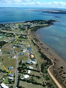 STUNNING HOME WITH WATER VIEWS! Picture