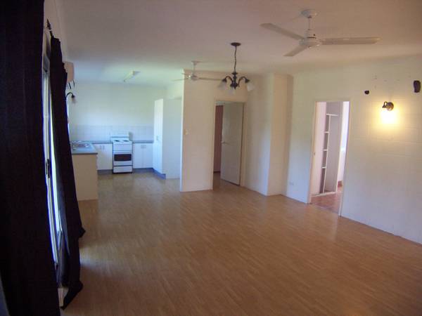 SENSATIONAL FAMILY HOME Picture 3