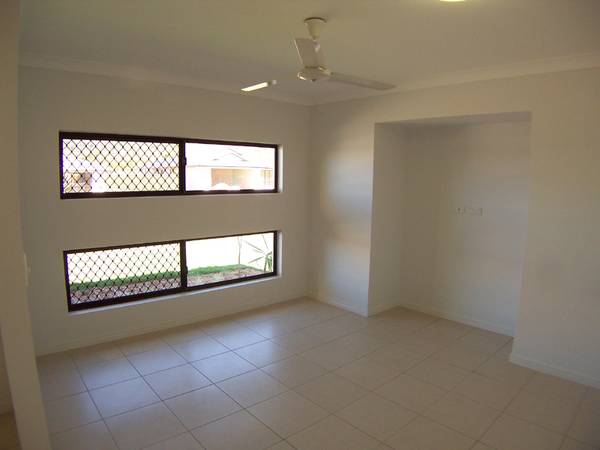 EXECUTIVE HOME Picture