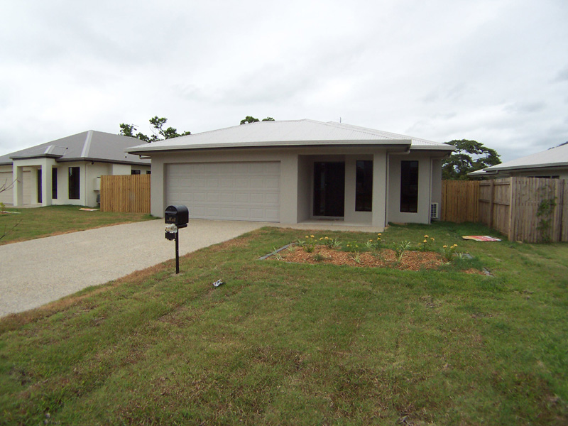 BRAND NEW FAMILY HOME Picture 1