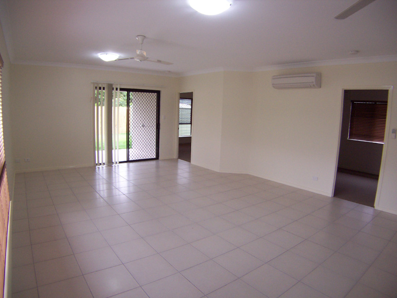 BRAND NEW FAMILY HOME Picture 3