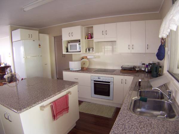 COUNTRY STYLE LIVING Picture 2