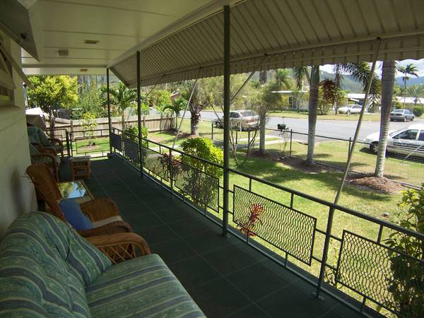 COUNTRY STYLE LIVING Picture 1