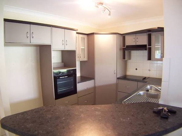 LOOKING FOR SOME ROOM??? Picture 2