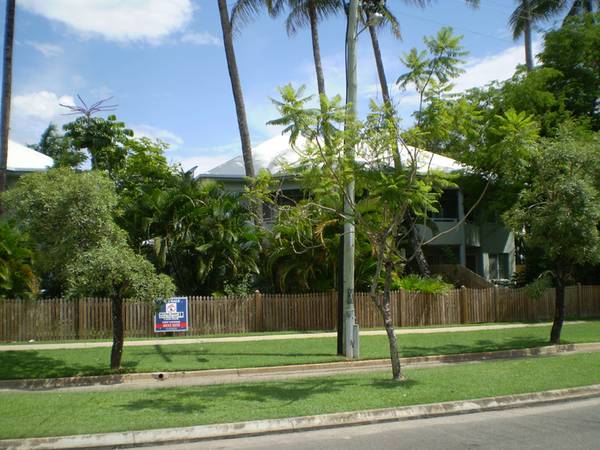 Best One Bedroom Unit in Cairns Picture