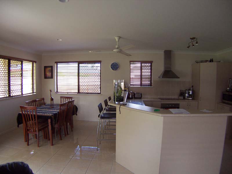 QUALITY LIVING, GREAT LOCATION Picture 3