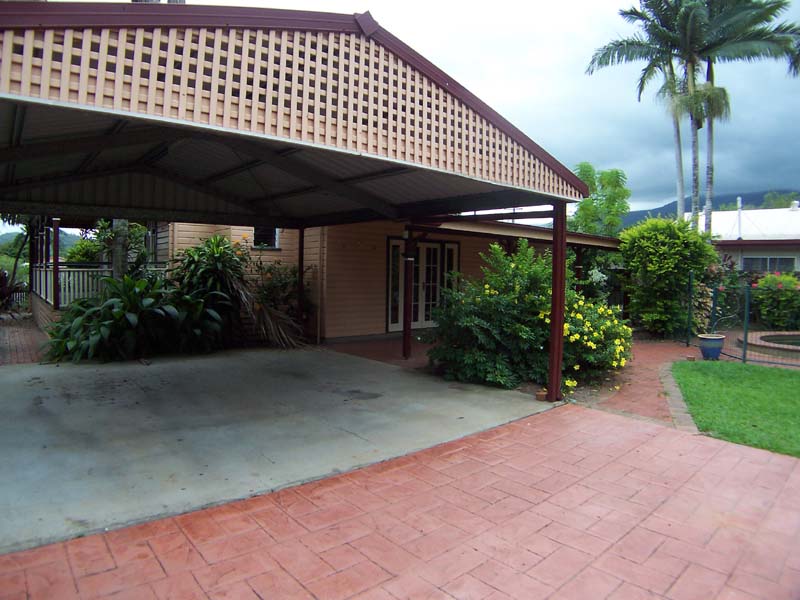 BEAUTIFUL QUEENSLANDER Picture 1