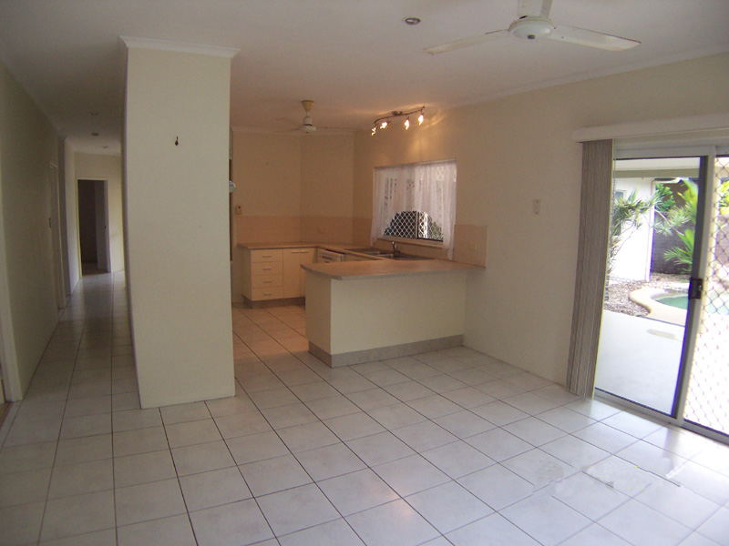 YOU WILL HAVE TO BE QUICK TO GET THIS ONE Picture 2