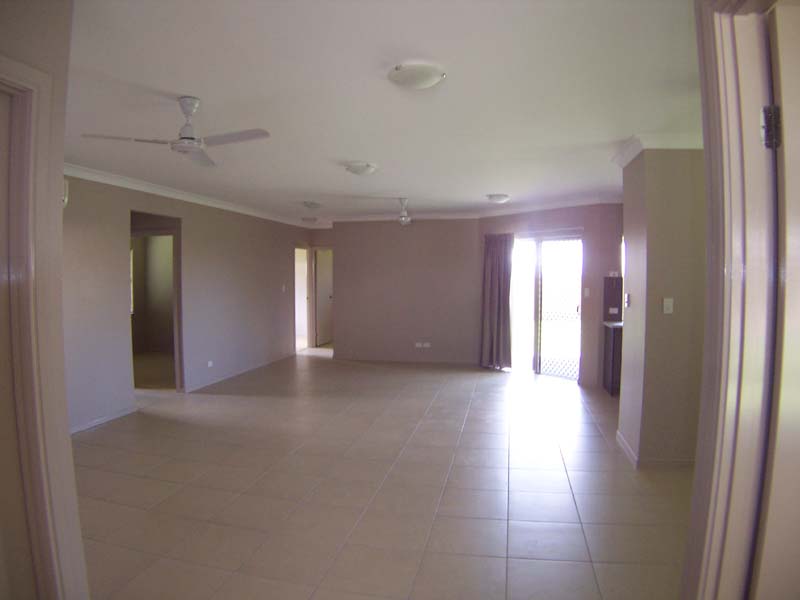 MODERN, SPACIOUS AND CLASSY Picture 2