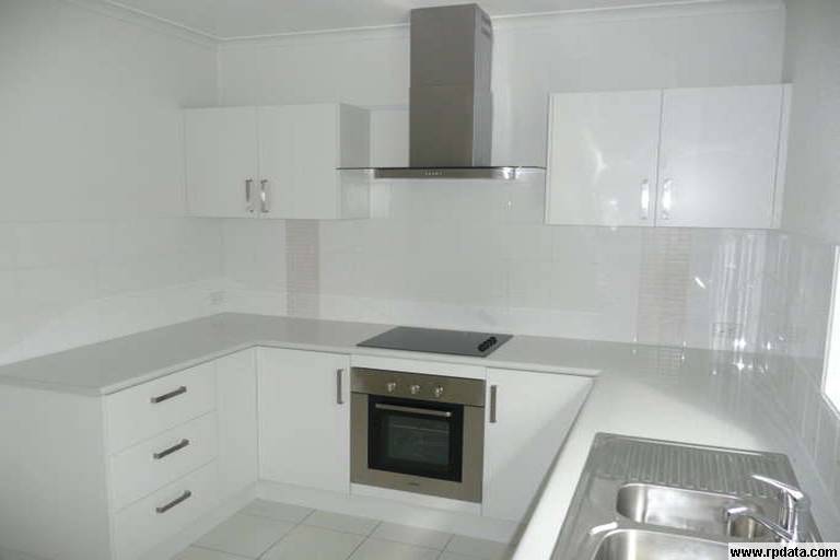 TRENDY TOWNHOUSE Picture TRENDY TOWNHOUSE Picture