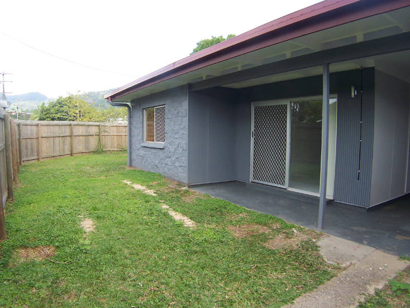 RENOVATED 3BRM DUPLEX Picture 1