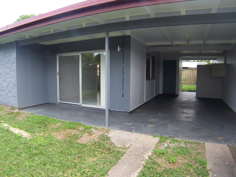 RENOVATED 3BRM DUPLEX Picture 2