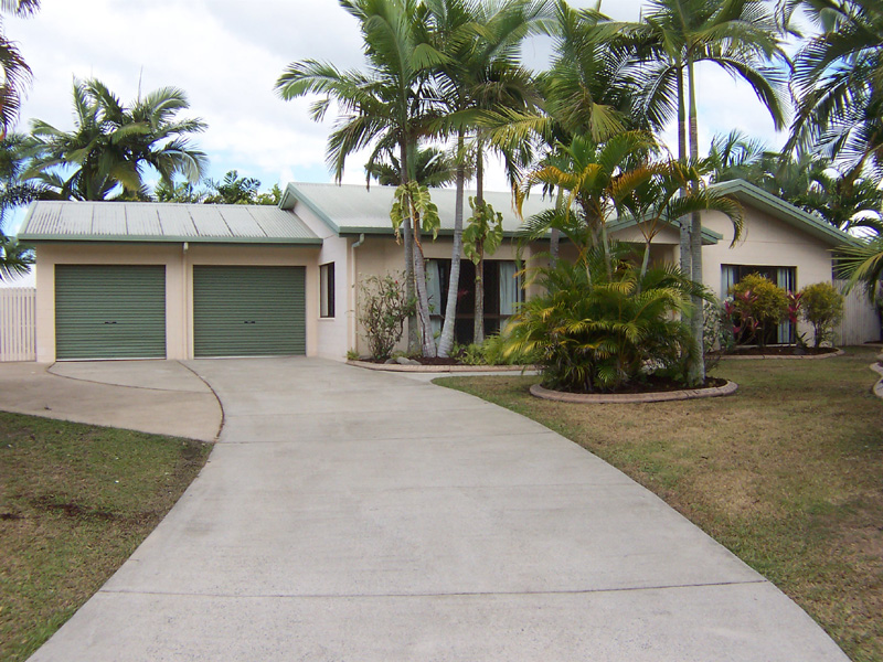 REDUCED $20,000 - OWNERS WANT IT SOLD NOW Picture 1