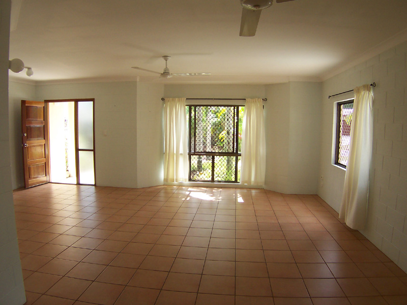 REDUCED $20,000 - OWNERS WANT IT SOLD NOW Picture 2