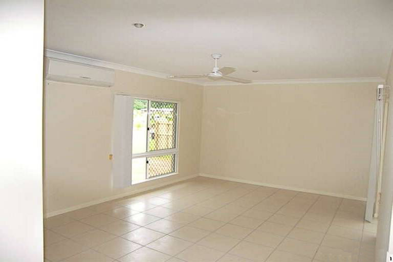 EXECUTIVE FAMILY HOME Picture 3