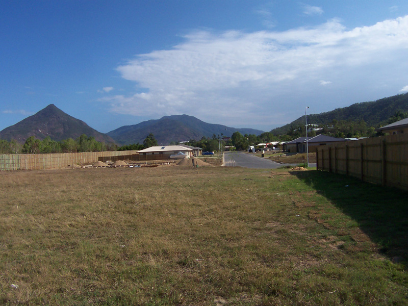 GREAT LOCATION OFFERING A GREAT START Picture 2