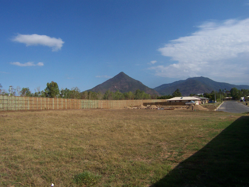 GREAT LOCATION OFFERING A GREAT START Picture 1