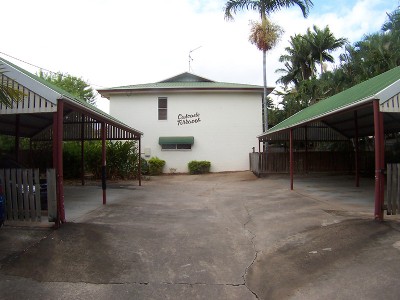FUNKY TOWNHOUSE CLOSE TO EVERYTHING Picture