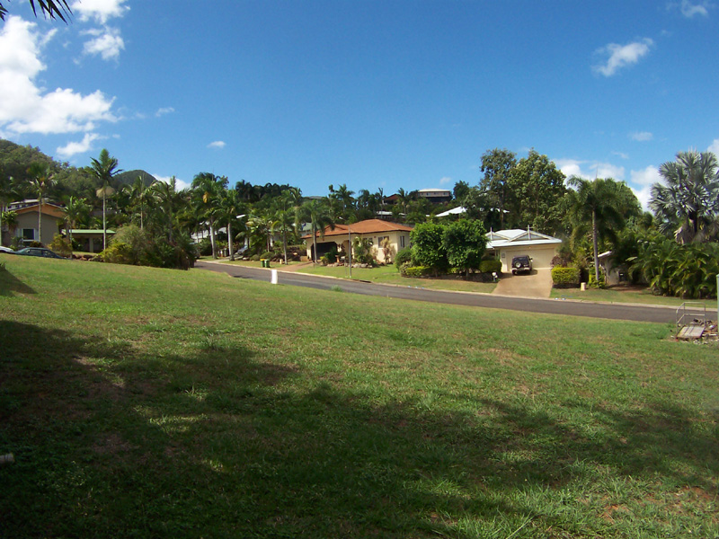 LARGE BLOCK HIGH IN MOUNT SHERIDAN Picture 2