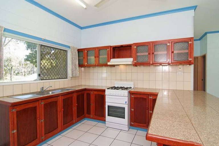 PEACE AND QUIET FOR THE WHOLE FAMILY Picture 3