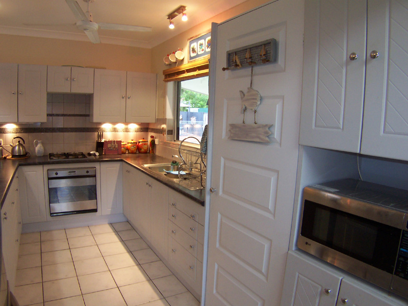 THIS ONE IS DEFINATELY A SURPRISE PACKAGE Picture 3