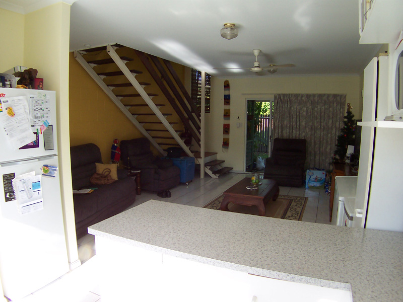 TRENDY TOWNHOUSE Picture 3