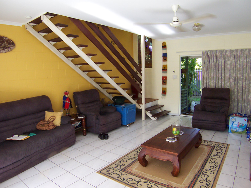 TRENDY TOWNHOUSE Picture 2