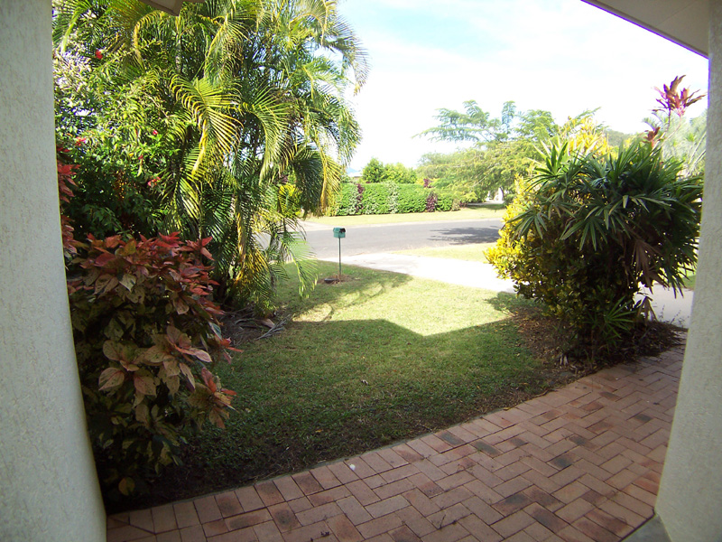 Great Starter Home with Super 3 Bay Workshed Picture 1