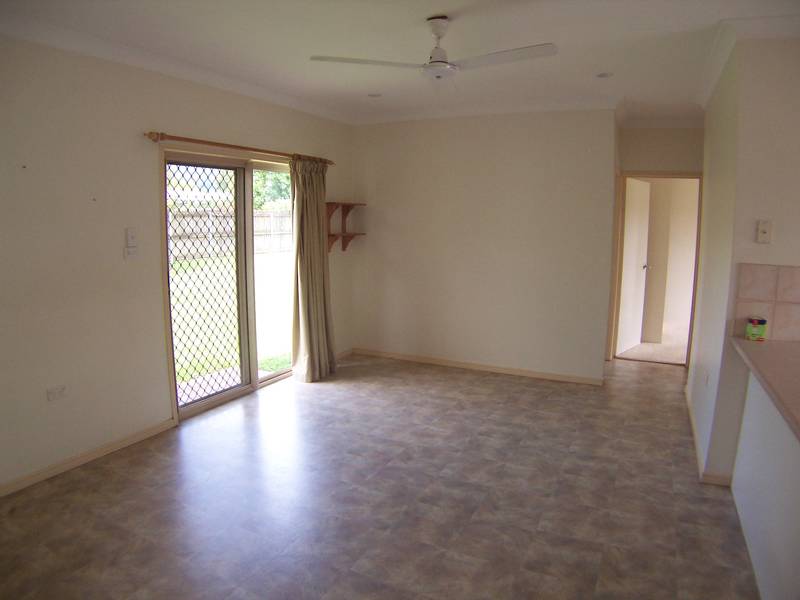 Great Starter Home with Super 3 Bay Workshed Picture 3