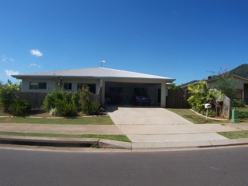 Available in the New Year - 3 bedroom Duplex Picture 1