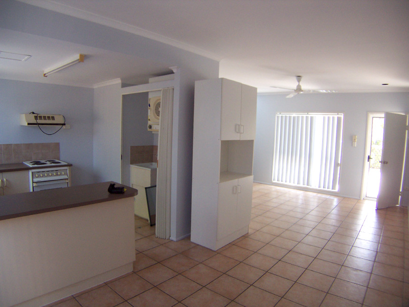 SENSATIONAL TOWNHOUSE Picture 2