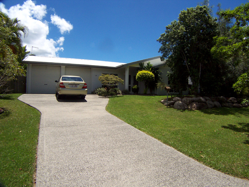 OUTSTANDING FAMILY HOME Picture 1