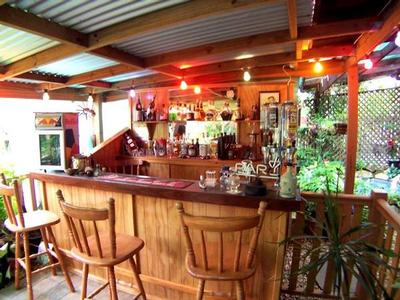 4 BEDROOMS, AIRCON, WORKSHED Picture 4 BEDROOMS, AIRCON, WORKSHED Picture